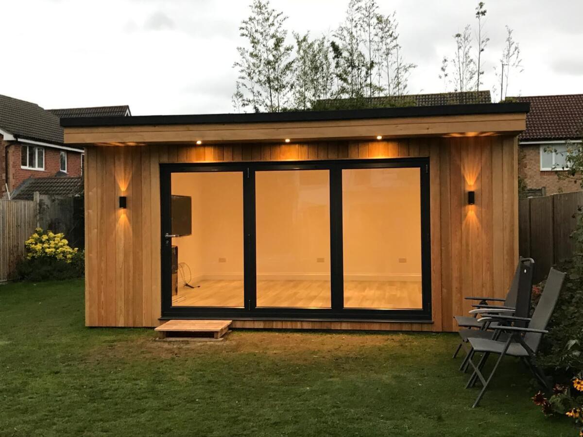Smart outdoor spaces from Sunningdale homes Ltd Garden rooms Sunninghill